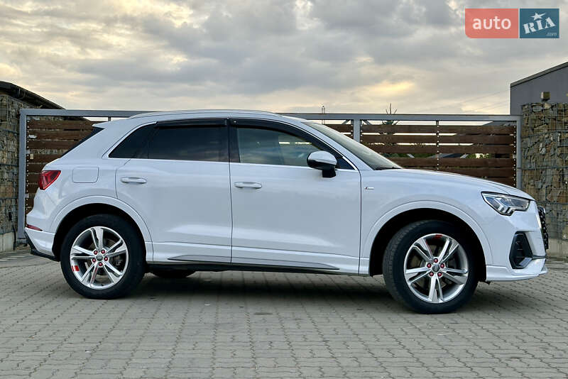 Позашляховик / Кросовер Audi Q3 2020 в Стрию