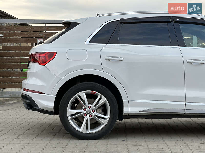 Позашляховик / Кросовер Audi Q3 2020 в Стрию