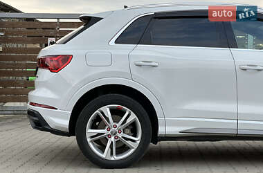 Внедорожник / Кроссовер Audi Q3 2020 в 