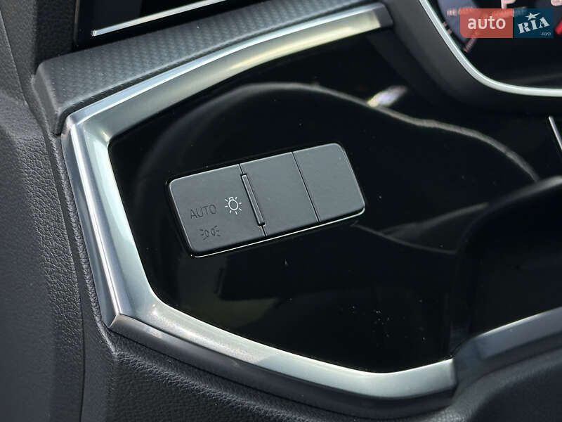 Позашляховик / Кросовер Audi Q3 2020 в Стрию