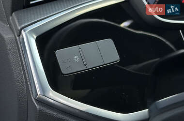 Внедорожник / Кроссовер Audi Q3 2020 в 