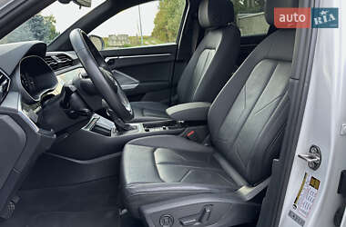 Внедорожник / Кроссовер Audi Q3 2020 в 