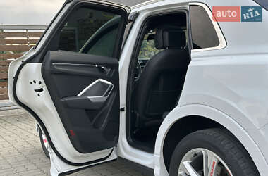 Внедорожник / Кроссовер Audi Q3 2020 в 