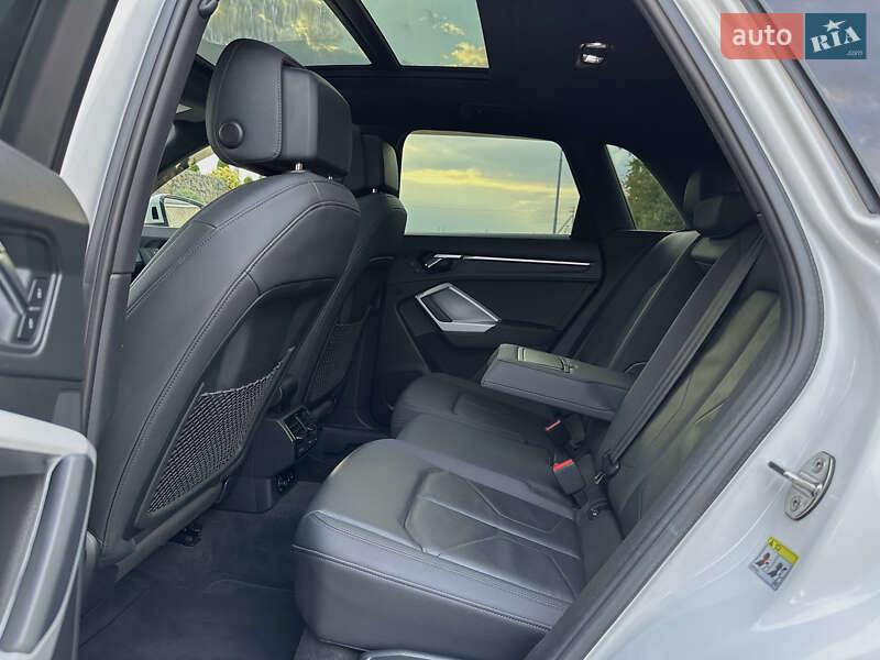 Позашляховик / Кросовер Audi Q3 2020 в Стрию