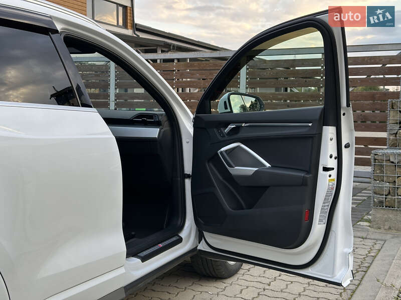 Позашляховик / Кросовер Audi Q3 2020 в Стрию