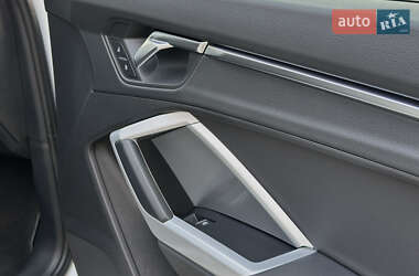 Внедорожник / Кроссовер Audi Q3 2020 в 