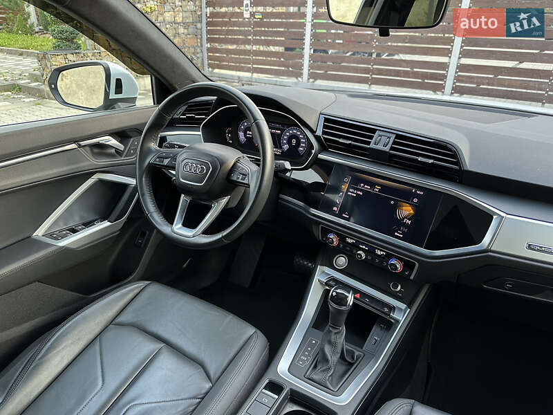 Позашляховик / Кросовер Audi Q3 2020 в Стрию