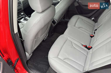 Позашляховик / Кросовер Audi Q3 2016 в 