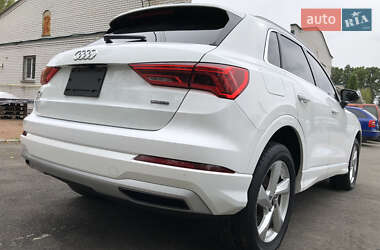 Позашляховик / Кросовер Audi Q3 2021 в 