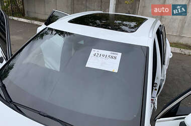 Позашляховик / Кросовер Audi Q3 2021 в 
