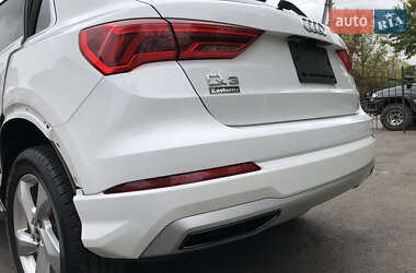 Позашляховик / Кросовер Audi Q3 2021 в 