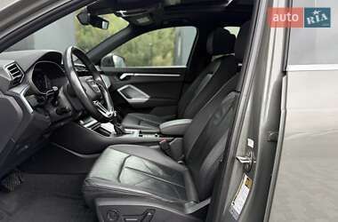 Внедорожник / Кроссовер Audi Q3 2020 в 