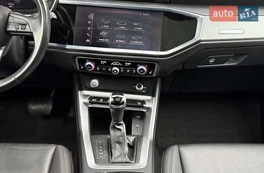 Внедорожник / Кроссовер Audi Q3 2020 в 