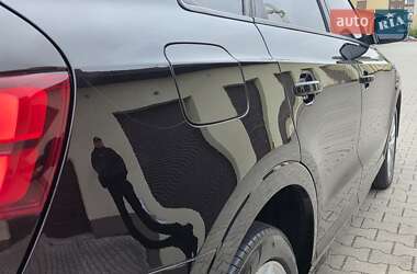 Позашляховик / Кросовер Audi Q3 2016 в 