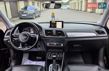 Позашляховик / Кросовер Audi Q3 2016 в 