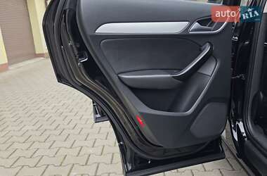 Позашляховик / Кросовер Audi Q3 2016 в 
