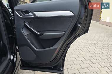 Позашляховик / Кросовер Audi Q3 2016 в 