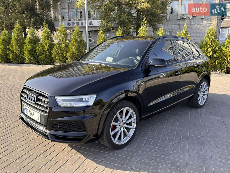 Внедорожник / Кроссовер Audi Q3 2017 в 
