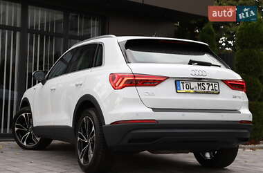 Позашляховик / Кросовер Audi Q3 2020 в 