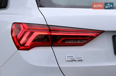 Позашляховик / Кросовер Audi Q3 2020 в 