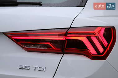 Позашляховик / Кросовер Audi Q3 2020 в 