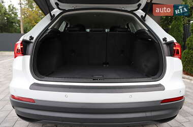 Позашляховик / Кросовер Audi Q3 2020 в 