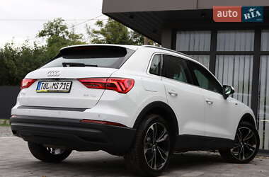 Позашляховик / Кросовер Audi Q3 2020 в 
