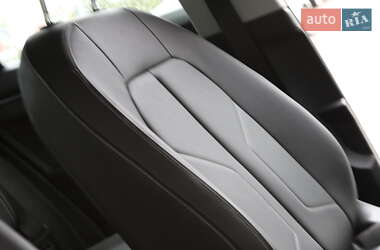 Позашляховик / Кросовер Audi Q3 2020 в 