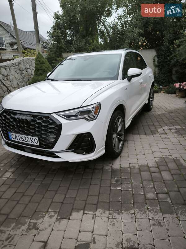 Внедорожник / Кроссовер Audi Q3 2021 в Черкассах