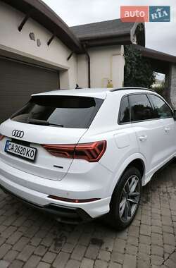 Внедорожник / Кроссовер Audi Q3 2021 в 