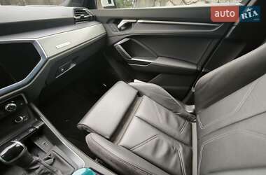Внедорожник / Кроссовер Audi Q3 2021 в 