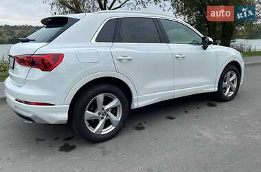 Внедорожник / Кроссовер Audi Q3 2020 в 