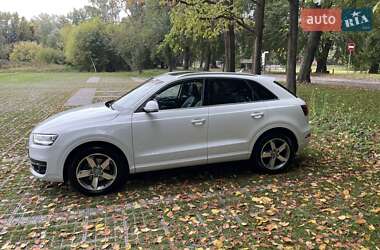 Внедорожник / Кроссовер Audi Q3 2015 в 