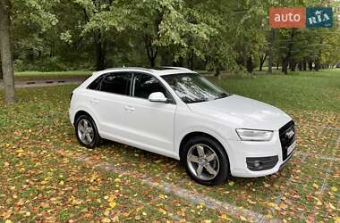 Внедорожник / Кроссовер Audi Q3 2015 в 