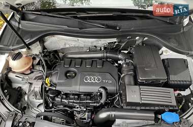 Внедорожник / Кроссовер Audi Q3 2015 в 