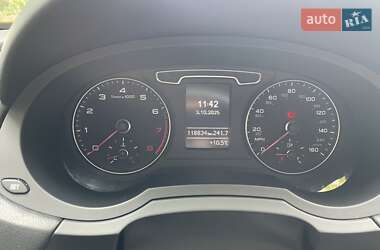 Внедорожник / Кроссовер Audi Q3 2015 в 