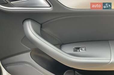 Внедорожник / Кроссовер Audi Q3 2015 в 