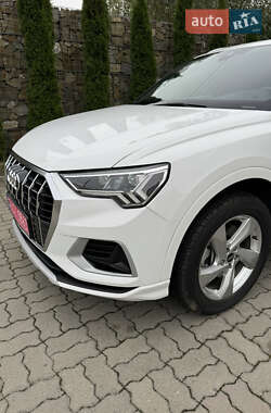 Внедорожник / Кроссовер Audi Q3 2021 в 