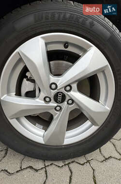 Внедорожник / Кроссовер Audi Q3 2021 в 