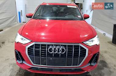 Внедорожник / Кроссовер Audi Q3 2023 в 