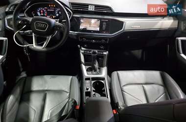 Внедорожник / Кроссовер Audi Q3 2023 в 