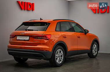 Внедорожник / Кроссовер Audi Q3 2021 в 