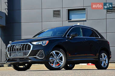 Внедорожник / Кроссовер Audi Q3 2022 в 