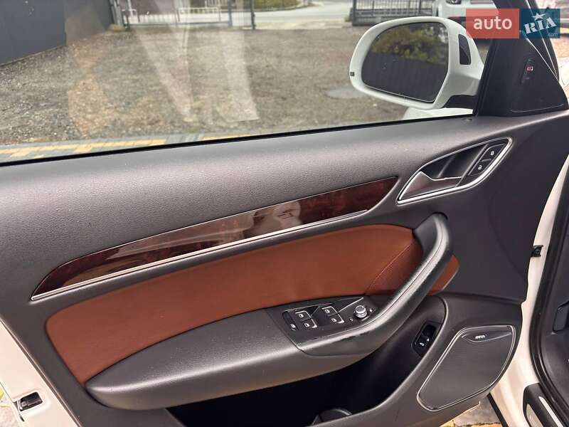 Внедорожник / Кроссовер Audi Q3 2015 в Львове