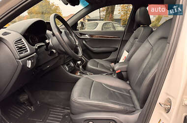 Позашляховик / Кросовер Audi Q3 2015 в 
