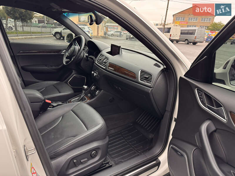 Внедорожник / Кроссовер Audi Q3 2015 в Виннице
