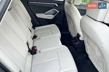 Позашляховик / Кросовер Audi Q3 2020 в 