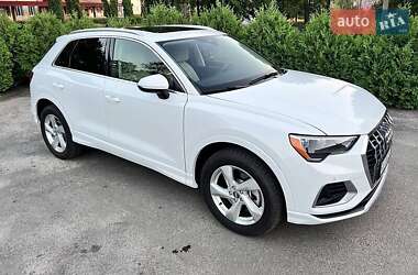 Позашляховик / Кросовер Audi Q3 2020 в 