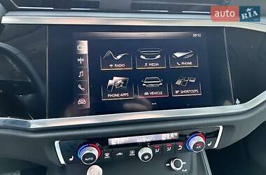 Позашляховик / Кросовер Audi Q3 2020 в 