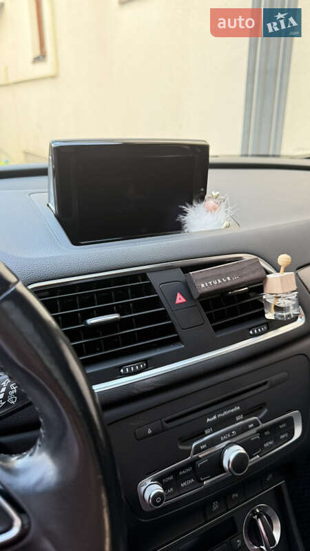 Внедорожник / Кроссовер Audi Q3 2014 в Ужгороде